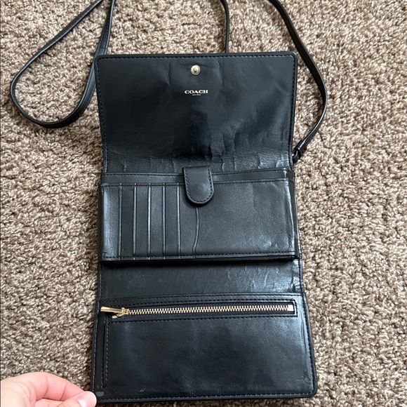 Coach Downtown Leather crossbody walet/purse - Picture 2 of 4
